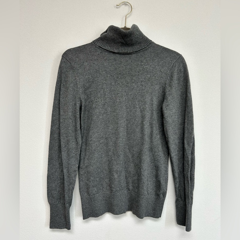 LL Bean Grey Turtleneck Long Sleeve Top Women’s size Small